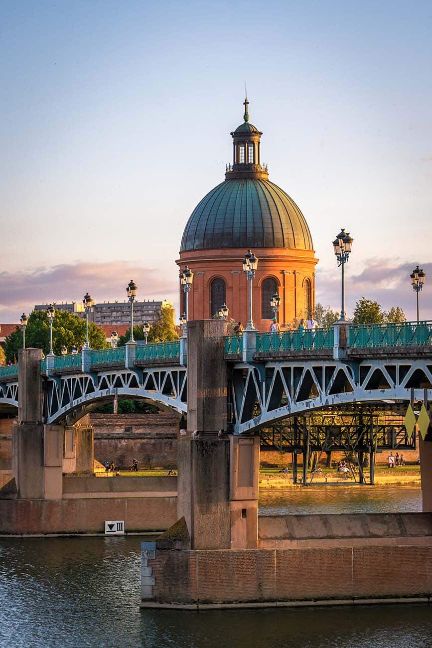 Le dôme de la Grave en bord de Garonne