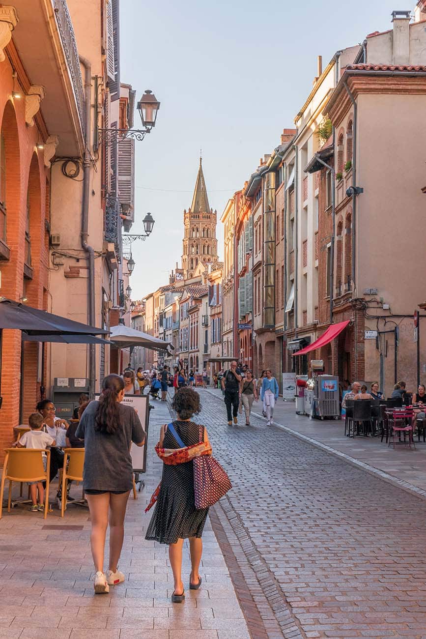 La rue du Taur et le clocher de Saint-Sernin
