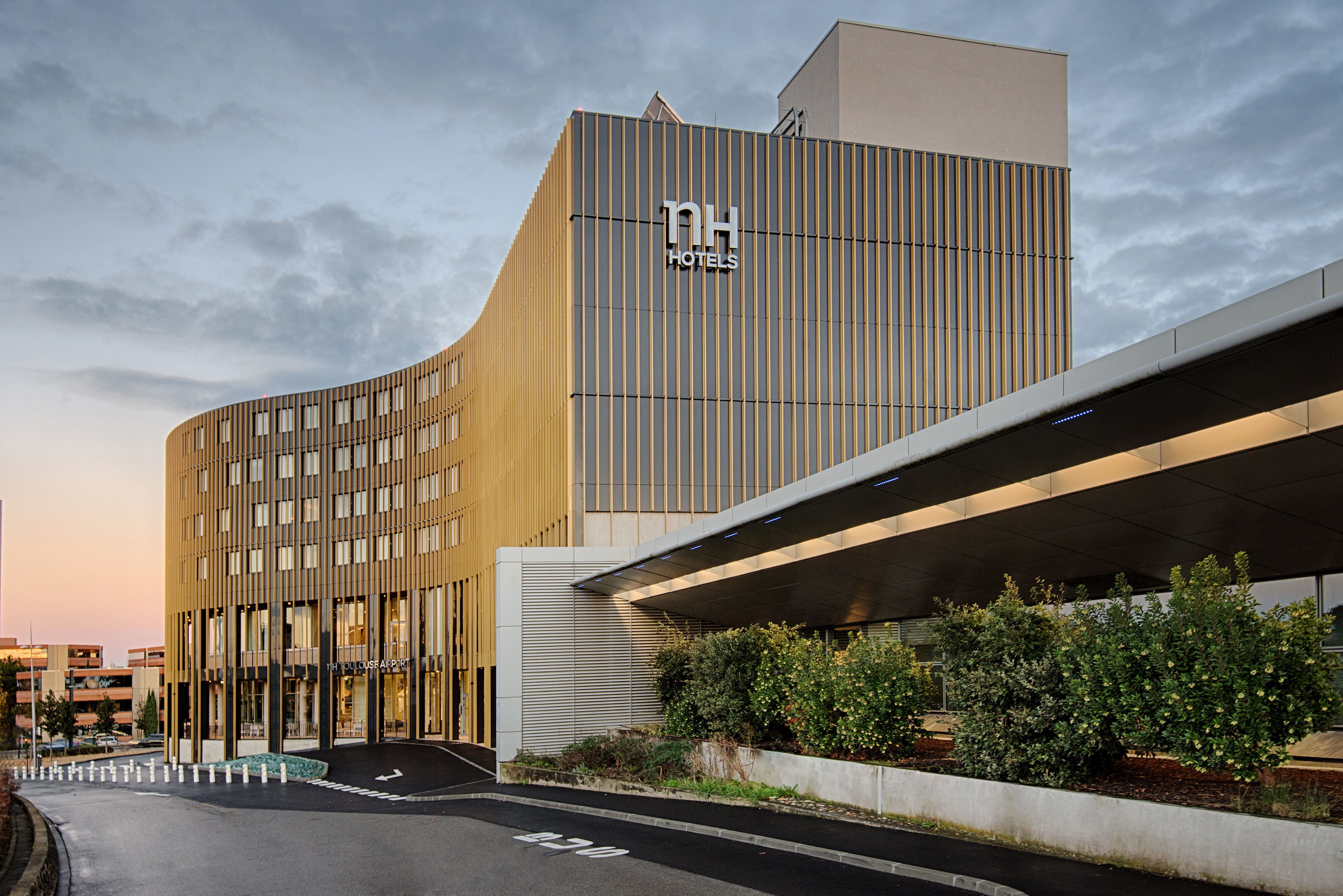 NH HOTEL TOULOUSE AIRPORT